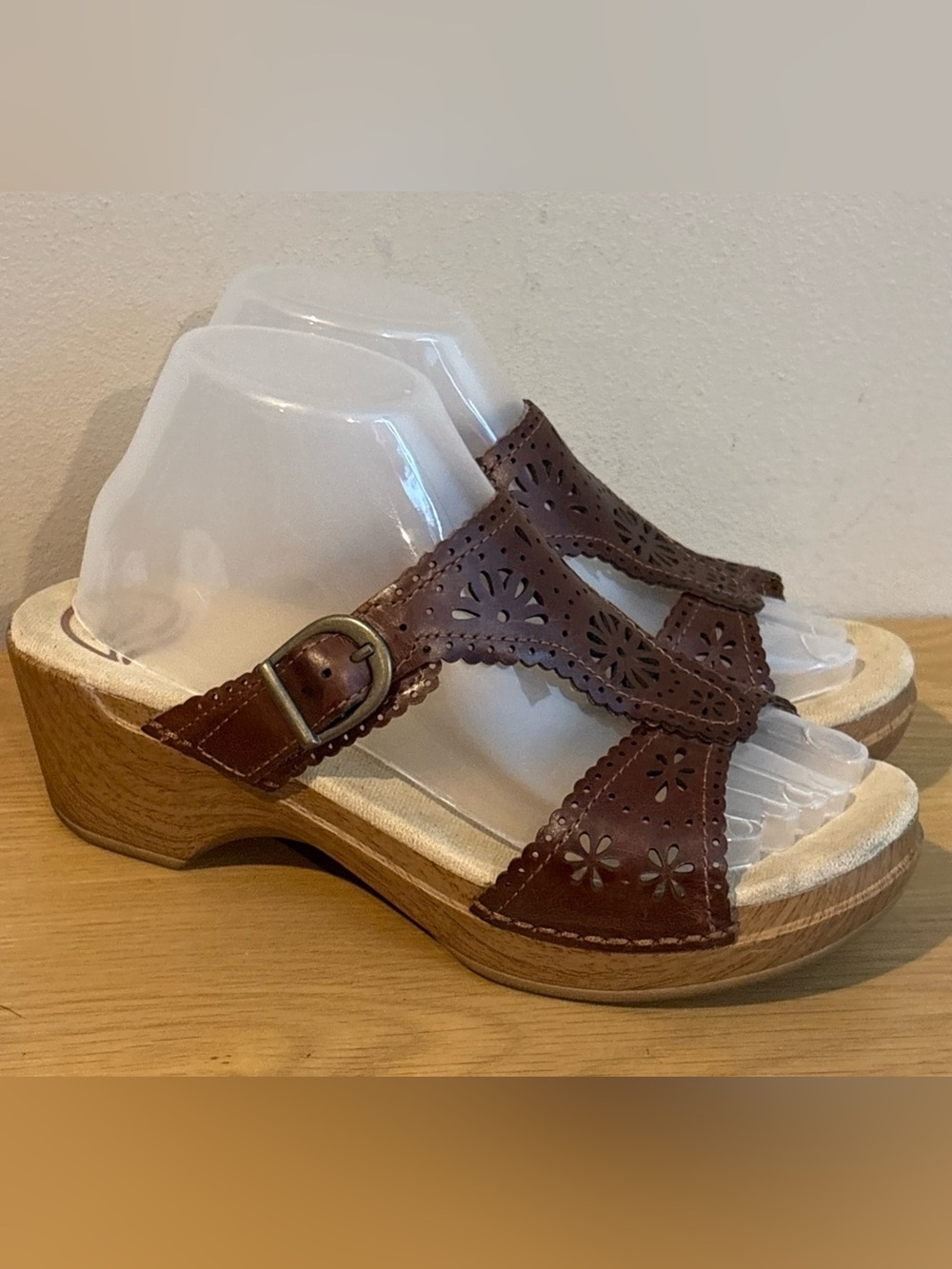 Dansko Womens Sapphire Cut Out Slide Brown Leather Sandals Size 39